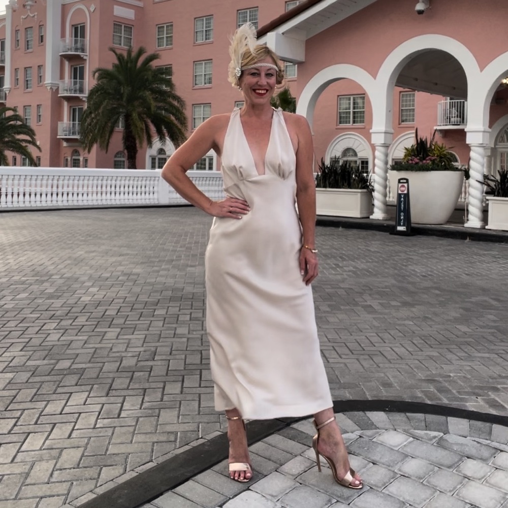 Elegant Cream Flowy Silk like Maxi Dress - Picture 4 of 4